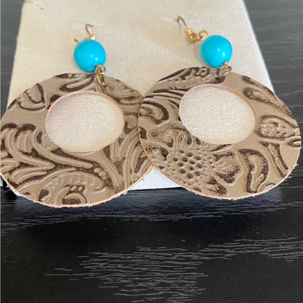 🎉❤️ Taupe Turquoise Stone Earrings